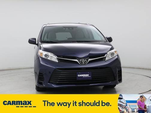 2020 Toyota Sienna LE