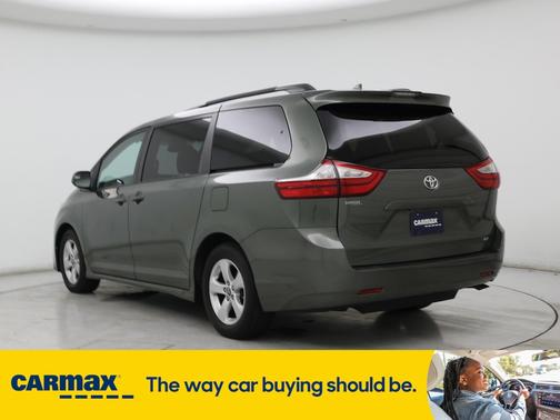 2018 Toyota Sienna LE