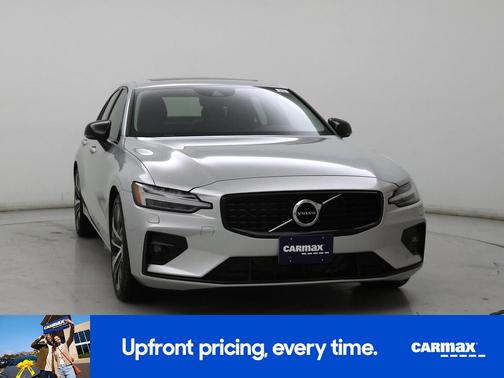 2022 Volvo S60 B5 Momentum