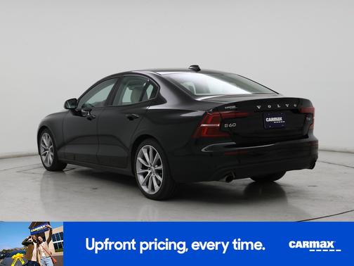 2021 Volvo S60 T6 Momentum
