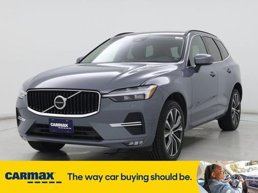 2022 Volvo XC60 B5 Momentum