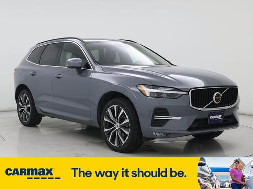 2022 Volvo XC60 B5 Momentum