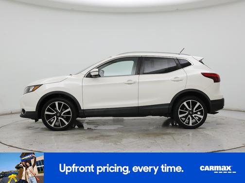 Pearl 2017 Nissan Rogue Sport SL