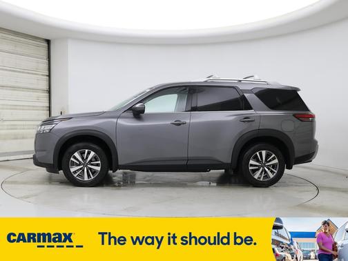 2024 Nissan Pathfinder SL