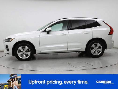 2022 Volvo XC60 B5 Momentum