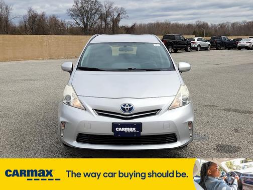 2014 Toyota Prius v Two