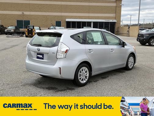 2014 Toyota Prius v Two