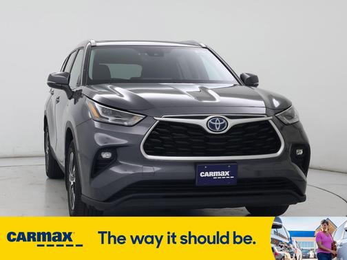 2022 Toyota Highlander Hybrid XLE