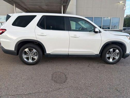 White 2025 Honda Pilot EX-L