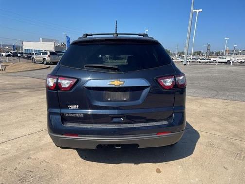 2017 Chevrolet Traverse LS