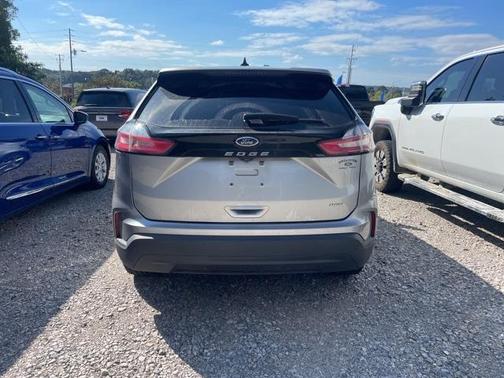 2021 Ford Edge SE