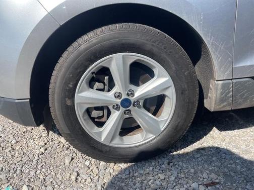 2021 Ford Edge SE