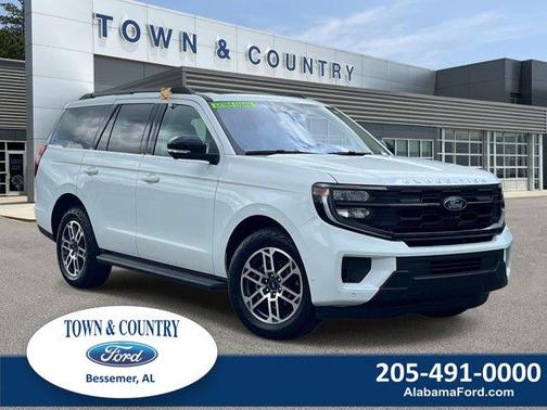 Oxford White 2025 Ford Expedition Active