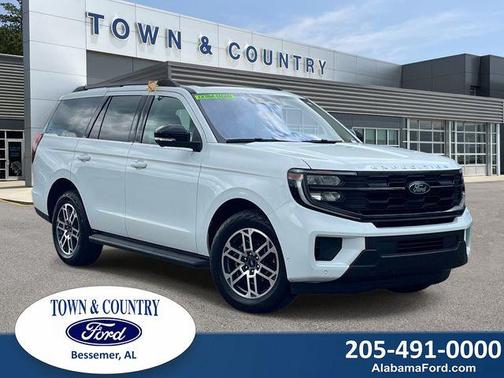 Oxford White 2025 Ford Expedition Active