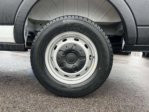 2026 Ford Transit-250 148 WB Medium Roof Cargo