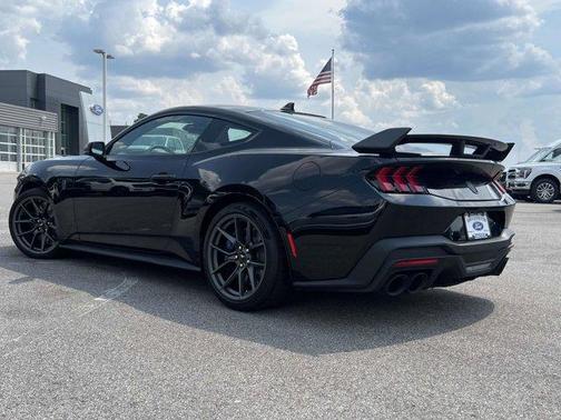 2025 Ford Mustang Dark Horse