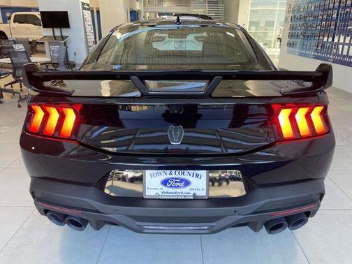 2025 Ford Mustang Dark Horse