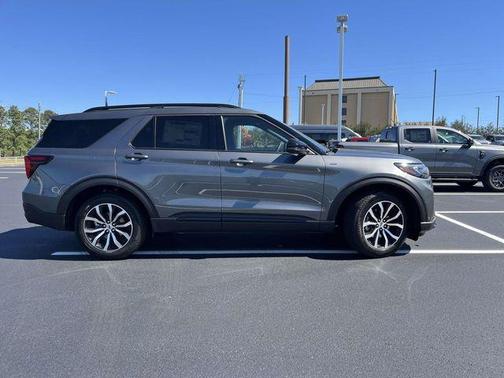 Carbonized Gray Metallic 2026 Ford Explorer ST-Line