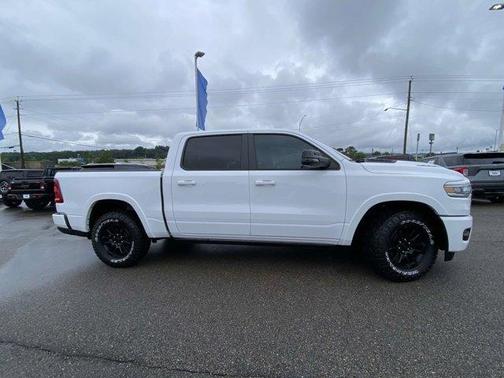 Bright White Clearcoat 2025 RAM 1500 Laramie