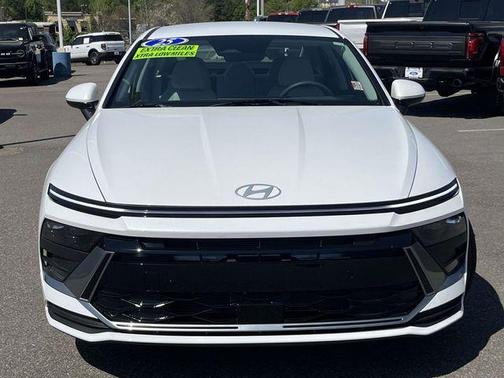 2025 Hyundai SONATA SE