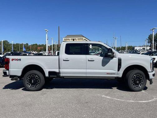 Avalanche 2026 Ford F-350 Platinum