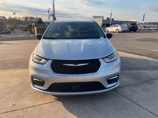 2024 Chrysler Pacifica Touring-L