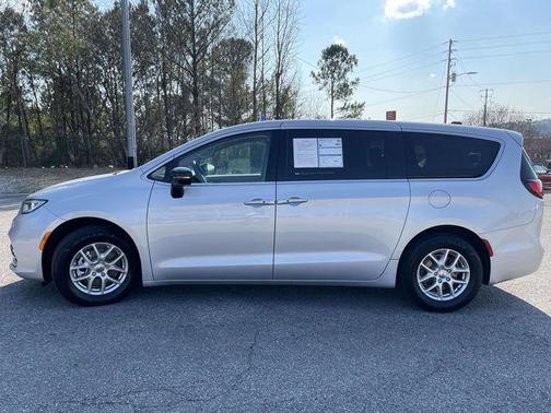 2024 Chrysler Pacifica Touring-L