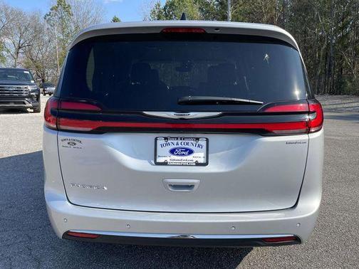 2024 Chrysler Pacifica Touring-L