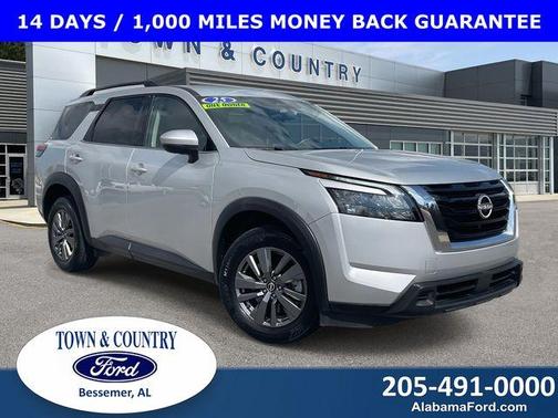 2025 Nissan Pathfinder SV