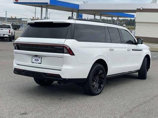 2025 Lincoln Navigator L Reserve