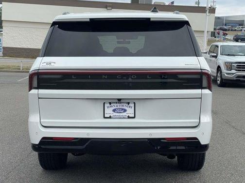 2025 Lincoln Navigator L Reserve