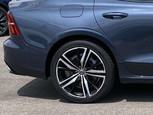 2021 Volvo S60 T6 R-Design