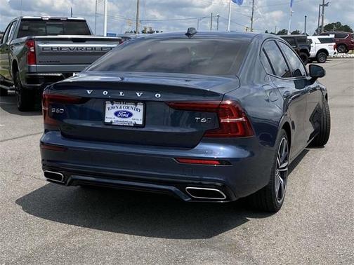 2021 Volvo S60 T6 R-Design