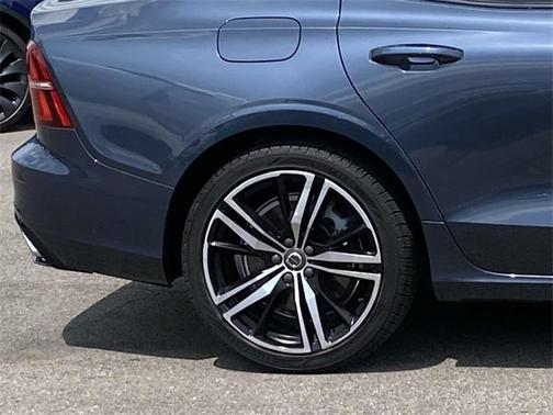 2021 Volvo S60 T6 R-Design