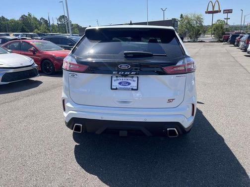 Star White 2022 Ford Edge ST