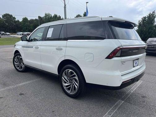 Pristine White 2025 Lincoln Navigator Reserve