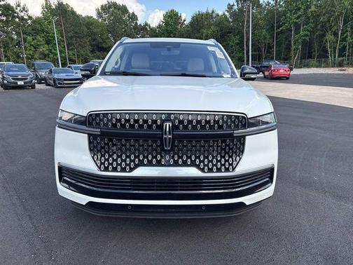 Pristine White 2025 Lincoln Navigator Reserve