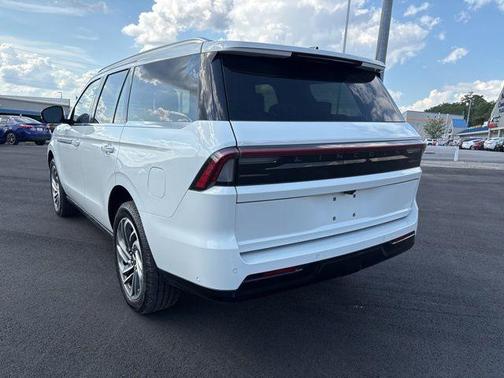 Pristine White 2025 Lincoln Navigator Reserve