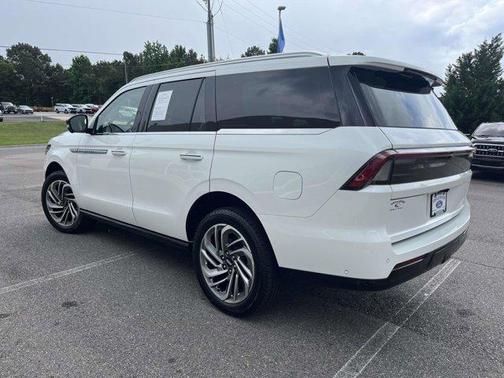 Pristine White 2025 Lincoln Navigator Reserve