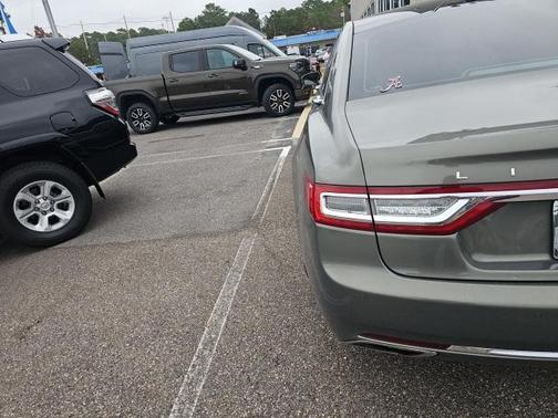 2017 Lincoln Continental Reserve