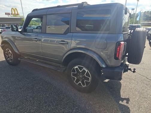 Carbonized Gray Metallic 2023 Ford Bronco Outer Banks
