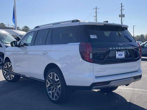 2025 Ford Expedition Platinum