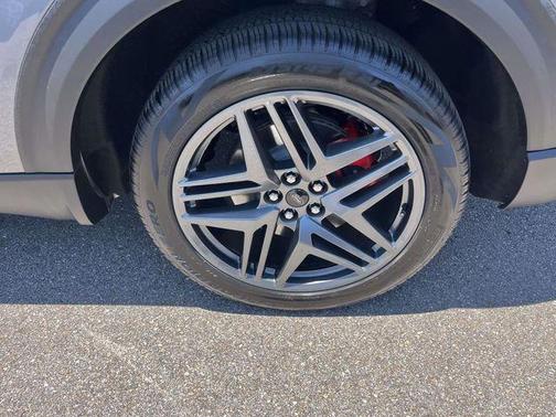 Carbonized Gray Metallic 2025 Ford Explorer ST