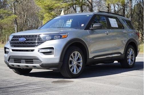 Photo 3 of 33 of 2020 Ford Explorer XLT