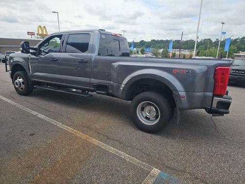 Carbonized Gray Metallic 2024 Ford F-350 XLT