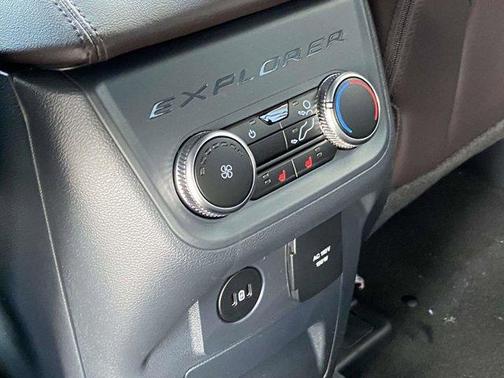 Star White 2026 Ford Explorer Platinum