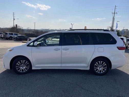 2019 Toyota Sienna L