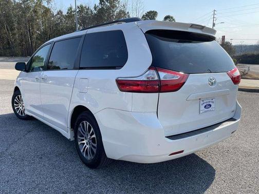 2019 Toyota Sienna L
