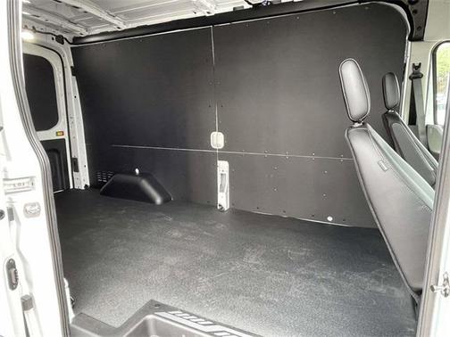 2026 Ford Transit-250 148 WB Medium Roof Cargo