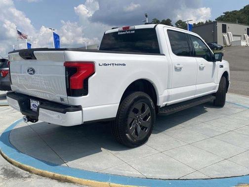 2025 Ford F-150 Lightning Flash